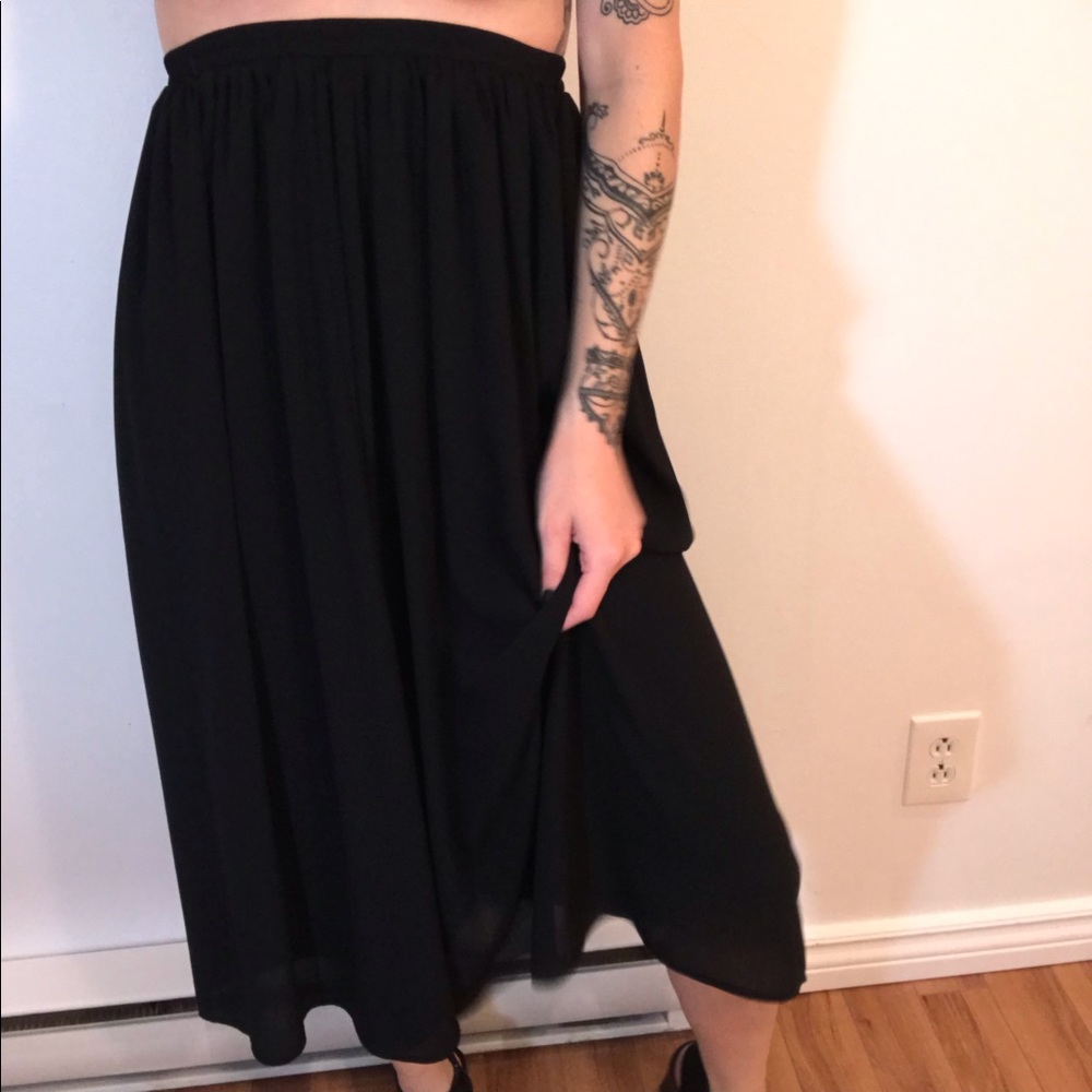 Flowy long black skirt
